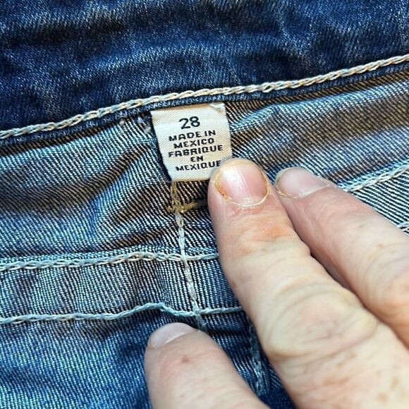 True Religion World Tour Capri Jeans Blue Denim Womens Size 28 - Picture 2 of 9